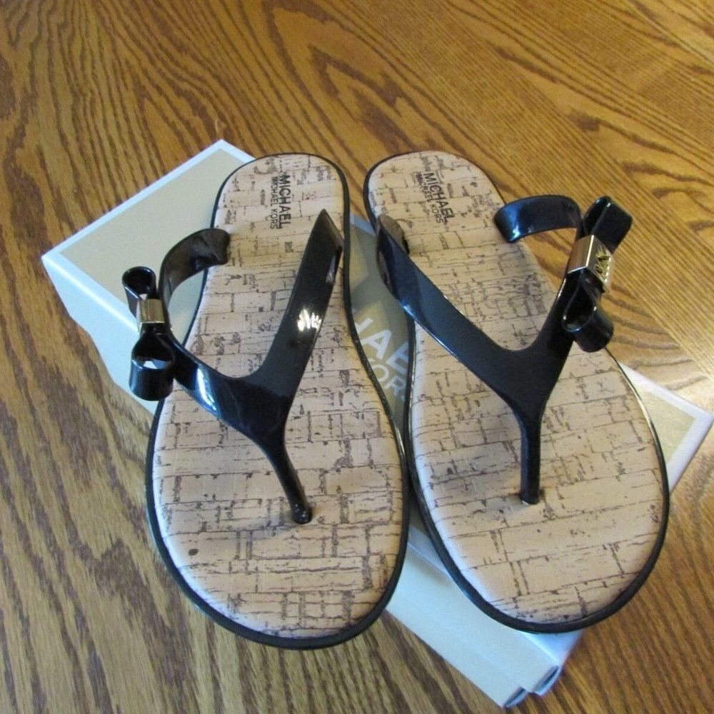 Michael Kors" CHEYENNE" back bow Sandals Size 5 NEW